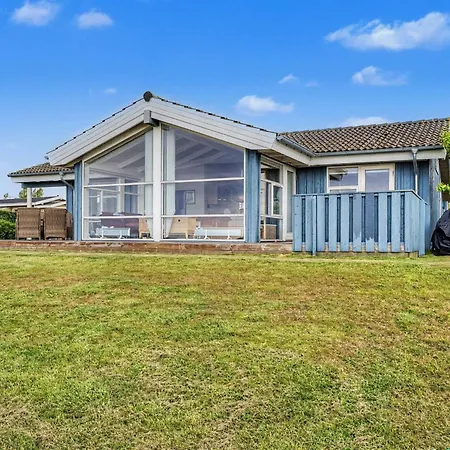 Holiday home Imelda - 75m From The Sea By Interhome